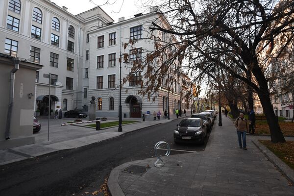 Петроверигский переулок