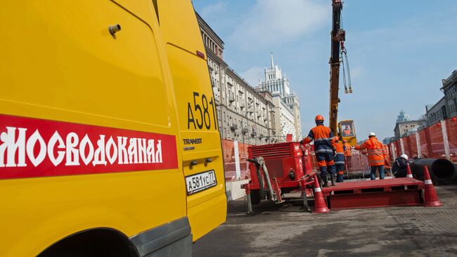 Мэр Москвы С. Собянин осмотрел ход работ по реконструкции водопровода на Садовом кольце в Москве