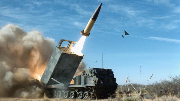 Американский оперативно-тактический ракетный комплекс MGM-140 ATACMS с баллистической ракетой малой дальности
