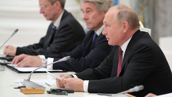Президент РФ Владимир Путин во время встречи с представителями немецкого бизнеса. 1 ноября 2018