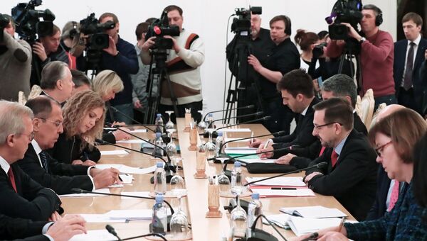 Министр иностранных дел РФ Сергей Лавров и генеральный секретарь ОБСЕ Томас Гремингер на встрече в Москве. 2 ноября 2018