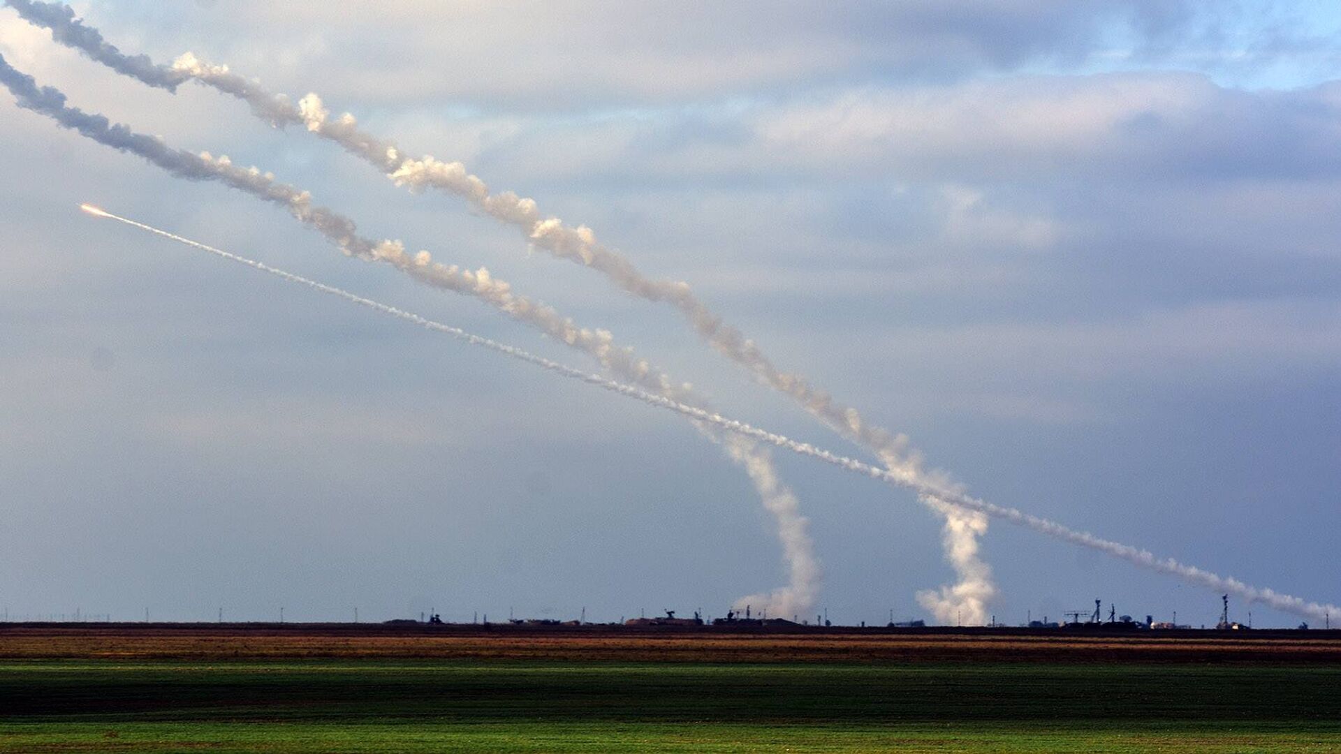 Ракетные стрельбы - РИА Новости, 1920, 08.12.2025