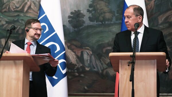 Министр иностранных дел РФ Сергей Лавров и генеральный секретарь ОБСЕ Томас Гремингер на пресс-конференции после встречи в Москве