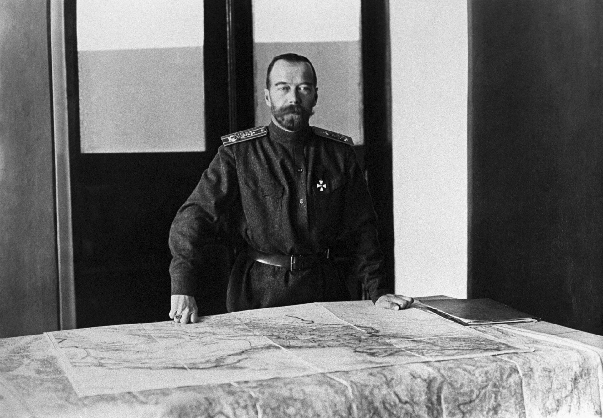 Николай II принял на себя звание Верховного главнокомандующего. 23 августа (5 сентября) 1915 года - РИА Новости, 1920, 24.10.2021