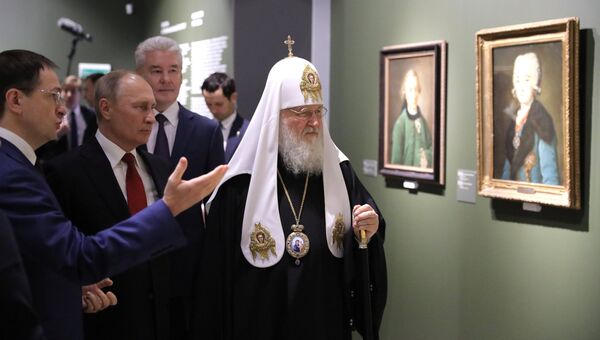 Владимир Путин посетил выставку Сокровища музеев России. 4 ноября 2018