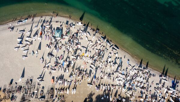 Парусники участников 28-й Геленджикской регаты в Геленджикской бухте
