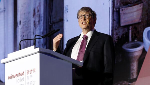 Основатель Microsoft Билл Гейтс выступает на всемирной выставке инновационных туалетов в Пекине, Китай. 6 ноября 2018