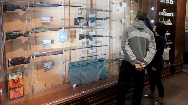 Оружейный магазин в Москве. Архивное фото