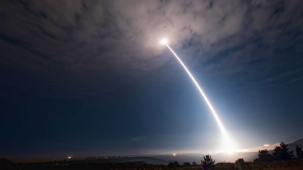 Пуск невооруженной ракеты Minuteman III на военной базе ВВС США Ванденберг