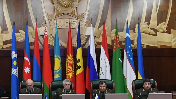 Участники заседания военно-технического комитета при совете министров обороны государств-участников СНГ в Москве. 8 ноября 2018
