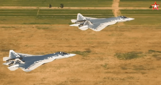 Полет Су-57 на сверхмалой высоте