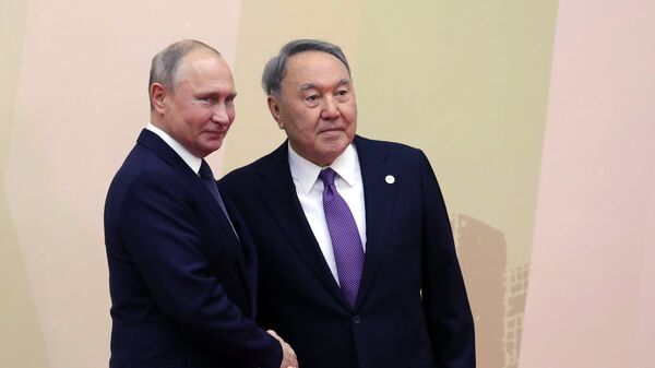 Президент РФ Владимир Путин и президент Казахстана Нурсултан Назарбаев во время встречи в Астане. 8 ноября 2018