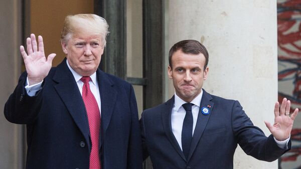 Президент Франции Эммануэль Макрон принимает президента США Дональда Трампа в Елисейском дворце в Париже