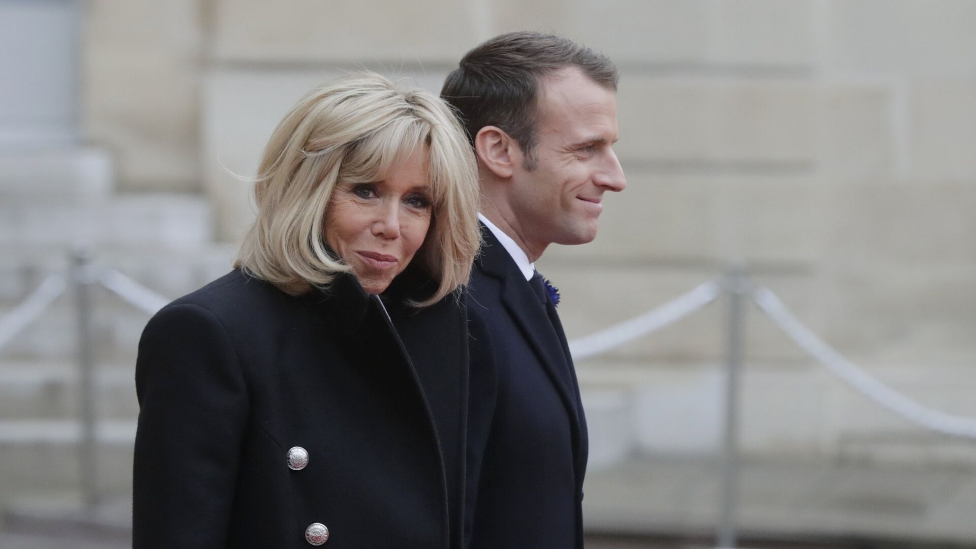 Президент Франции Эммануэль Макрон с супругой Брижит - РИА Новости, 1920, 12.09.2024