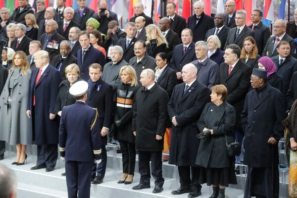 Президент РФ Владимир Путин на мемориальной церемонии у Триумфальной арки в Париже по случаю 100-летия окончания Первой мировой войны. 11 ноября 2018