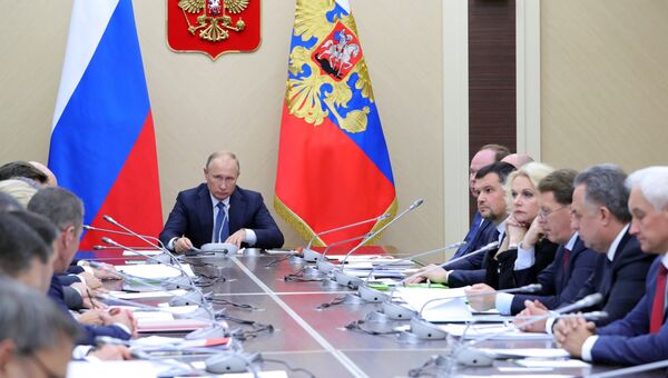 Владимир Путин на совещании с членами правительства РФ. 12 ноября 2018