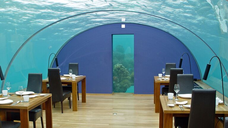 Ресторан Ithaa Undersea Restaurant, Мальдивы