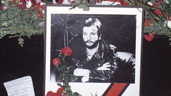 Прощание с погибшим певцом и композитором Игорем Тальковым. Архивное фото
