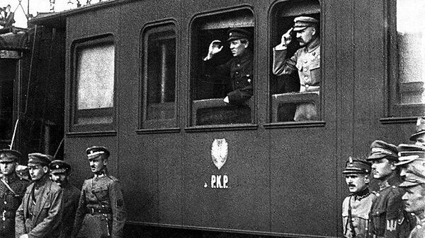 Председатель Директории УНР Симон Петлюра и Глава Польского государства Юзеф Пилсудский в Виннице. Апрель 1920 года