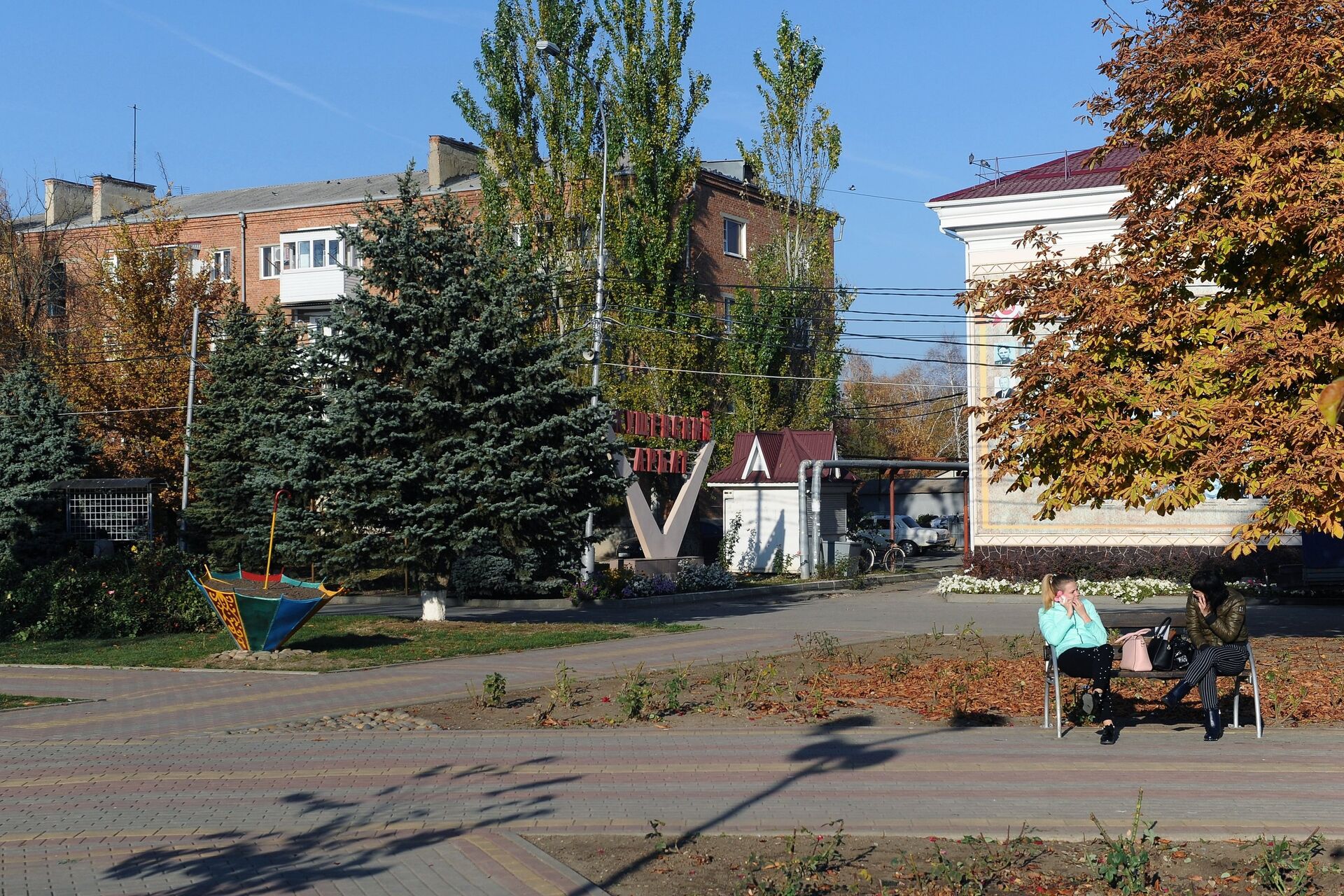 На одной из улиц в станице Кущевская Краснодарского края - РИА Новости, 1920, 08.10.2025