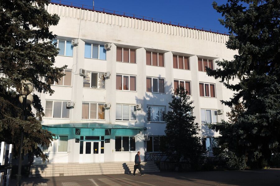 Здание администрации в станице Кущевская Краснодарского края
