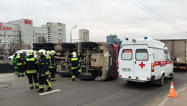 Последствия ДТП c участием грузовика и Газели на Варшавском шоссе. 14 ноября 2018