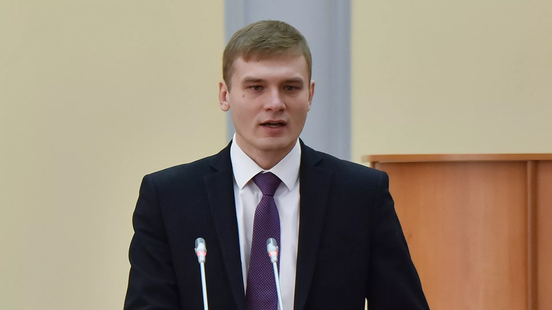 Избранный глава Республики Хакасия Валентин Коновалов на церемонии вступления в должность Избранный глава Республики Хакасия Валентин Коновалов на церемонии вступления в должность - РИА Новости, 1920, 15.06.2021