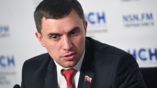 Депутат Саратовской областной думы Николай Бондаренко во время пресс-конференции в Москве