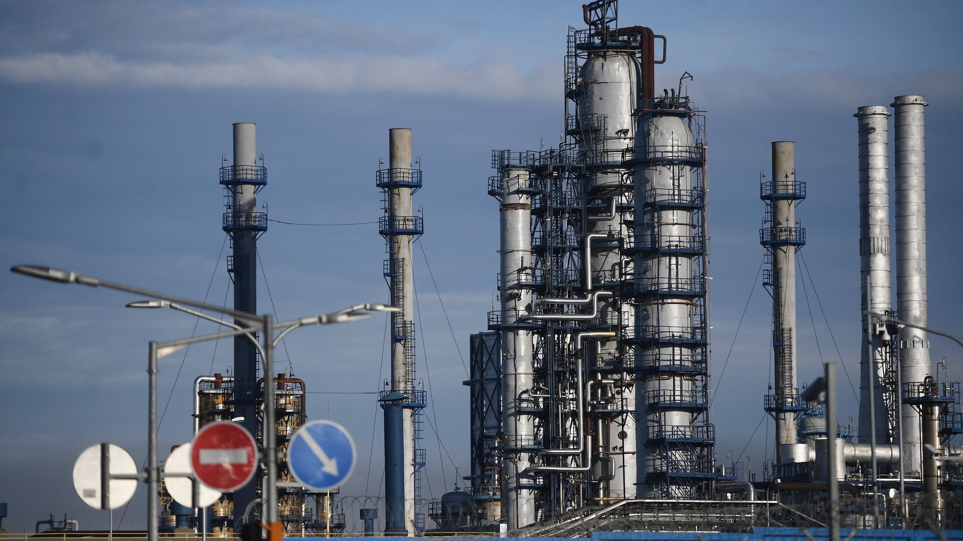 Московский нефтеперерабатывающий завод в Капотне, где произошел пожар - РИА Новости, 1920, 29.09.2021