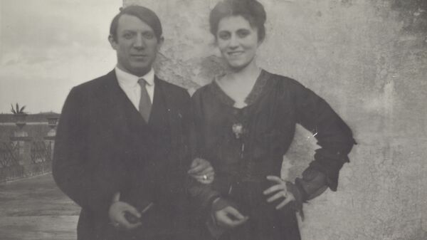 Пабло Пикассо и Ольга Хохлова на террасе отеля «Минерва». Рим, 1917