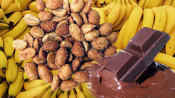 Бананы, орехи, шоколад.