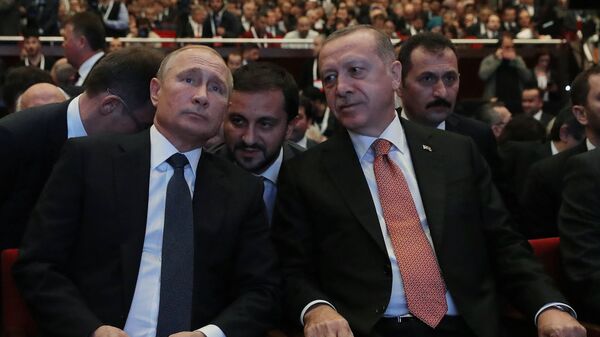 Президент России Владимир Путин и президент Турции Реджеп Тайип Эрдоган на церемонии завершения строительства морского участка газопровода Турецкий поток. 19 ноября 2018