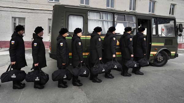 Призывники в краевом сборном пункте во Владивостоке