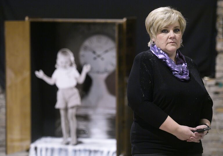 Мама художника Татьяна Борисовна на открытии выставки Паша 183. Ретроспектива в Музее стрит-арта в Санкт-Петербурге Мама художника Татьяна Борисовна на открытии выставки Паша 183. Ретроспектива в Музее стрит-арта в Санкт-Петербурге