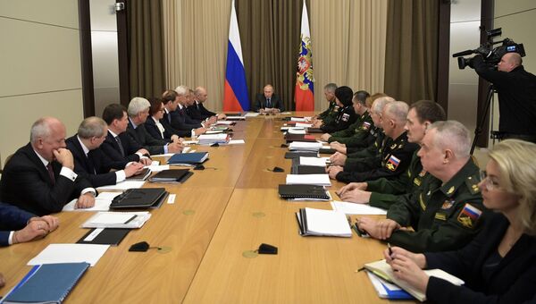 Владимир Путин проводит совещание с руководством министерства обороны РФ и представителями предприятий оборонно-промышленного комплекса. 20 ноября 2018