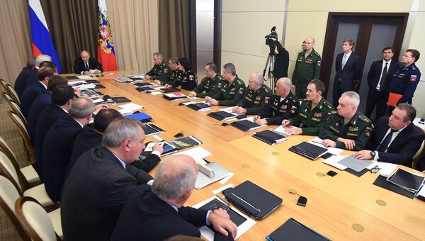 Владимир Путин проводит совещание с руководством министерства обороны РФ и представителями предприятий оборонно-промышленного комплекса. 21 ноября 2018