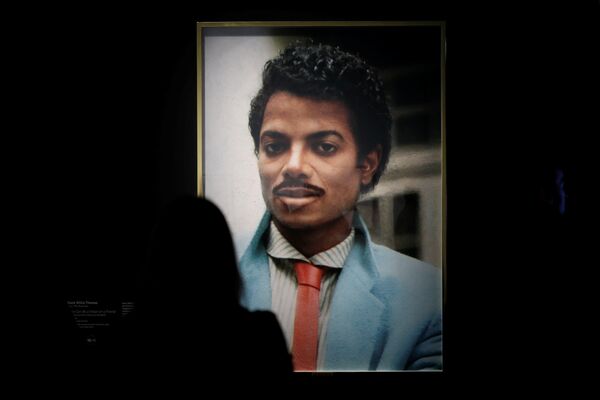 Выставка «Майкл Джексон: On the wall» в Париже