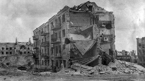 После окончания Сталинградской битвы. На заднем плане — Мельница Гергардта