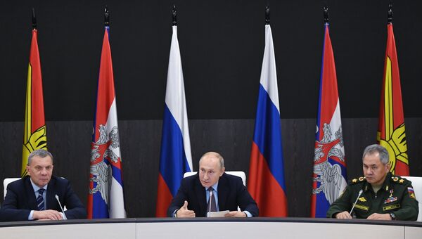 Президент РФ Владимир Путин проводит совещание с руководством министерства обороны РФ и предприятий ОПК. 22 ноября 2018
