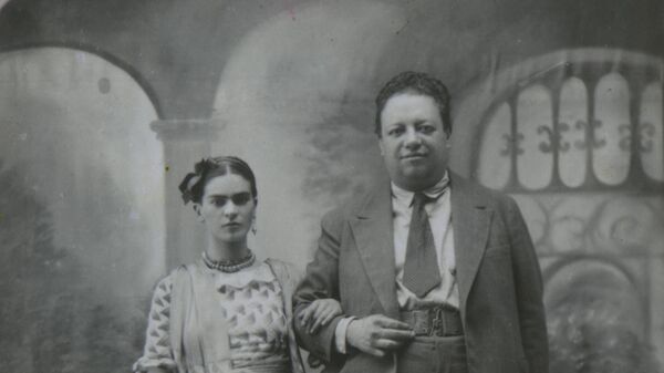 Фрида Кало и Диего Ривера в день своей свадьбы 21 августа 1929 года. Архивное фото