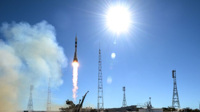 Старт ракеты-носителя Союз-ФГ с пилотируемым кораблем Союз МС-10. Архивное фото