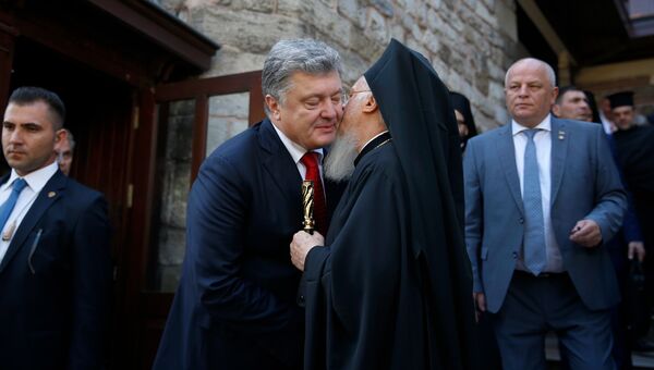 Президент Украины Петр Порошенко и Вселенский патриарх Варфоломей в Стамбуле