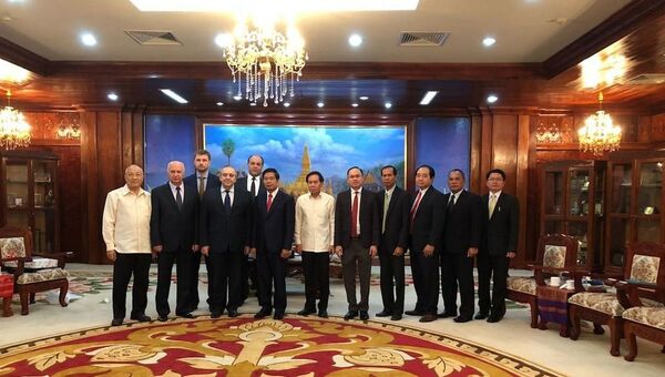 Крымская делегация во время визита в Лаосскую Народно-Демократическую Республику