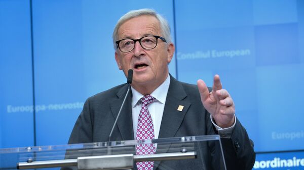 Председатель Европейской комиссии Жан-Клод Юнкер на пресс-конференции по итогам внеочередного саммита ЕС в Брюсселе. 25 ноября 2018