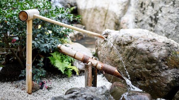 Фонтан на открытии Японского сада на территории парка Айвазовское