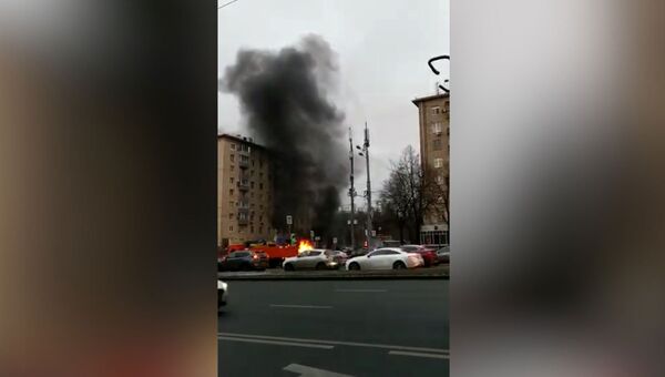 Пожар после ДТП на Ленинском проспекте в Москве