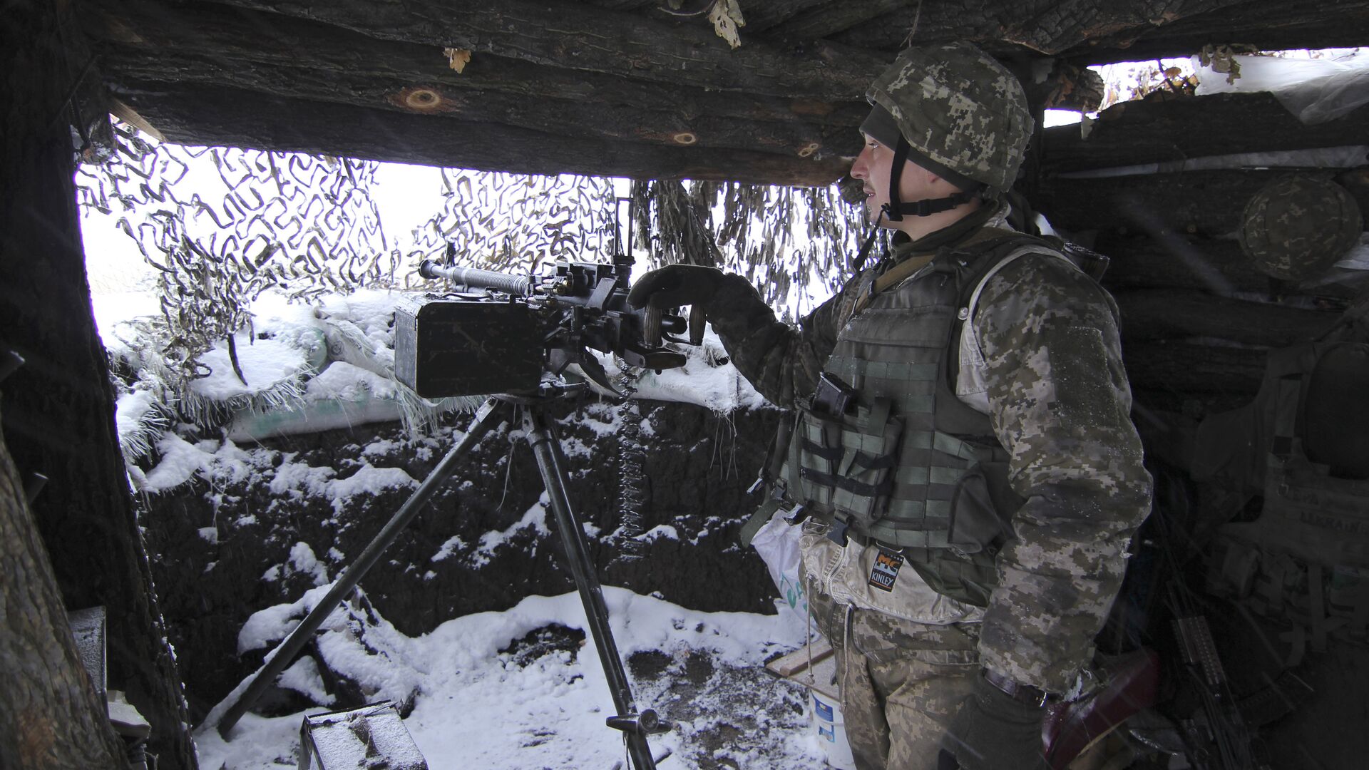 Военнослужащий ВСУ на востоке Украины - РИА Новости, 1920, 23.02.2021