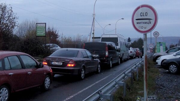 Украинские автомобилисты заблокировали проезд на Украино-словацкой границе  