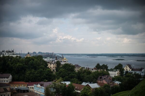 Вид на город со смотровой площадки Нижегородского Кремля