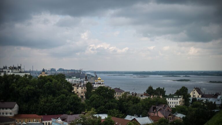 Вид на город со смотровой площадки Нижегородского Кремля